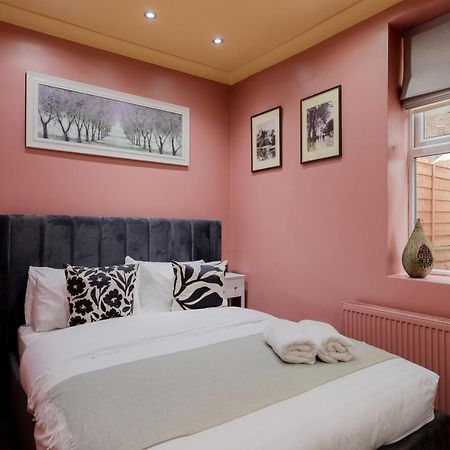 Central Stylish 2-Bed Apartment In Лондон Экстерьер фото